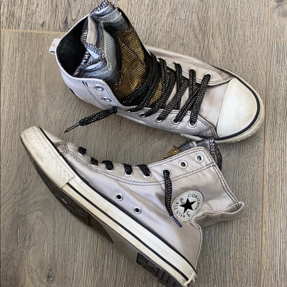 CONVERSE HIGH TOPS RUFFLED TONGUE METALLIC US4